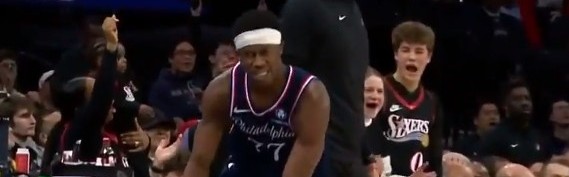 kaiyun体育网-大心脏！埃奇库姆读秒后仰中投压哨命中 几乎杀死比赛！